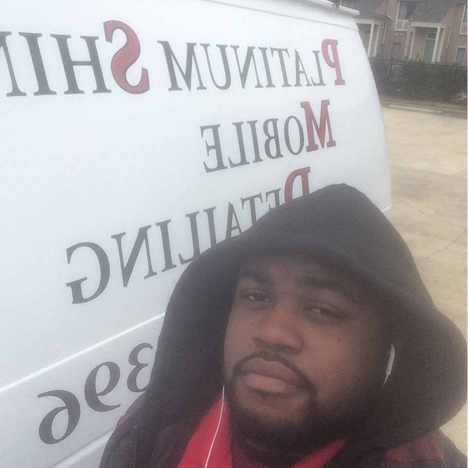 BVT_bizness's tweet photo. It's cold as fuck but #moneynevasleep3 @CornerBoyP https://t.co/9d6F72e40j