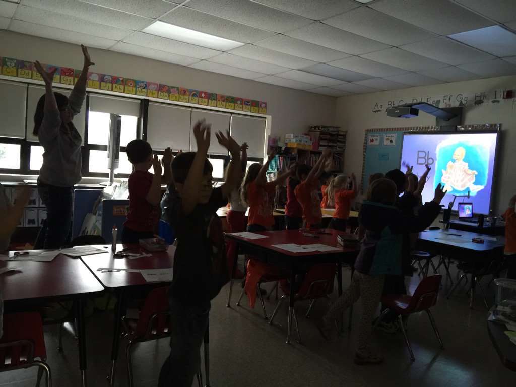 JudeBlack2's tweet image. Kindergarten Secrest Students Workout to the Letter Sounds #movementmatters #smartboardfun
