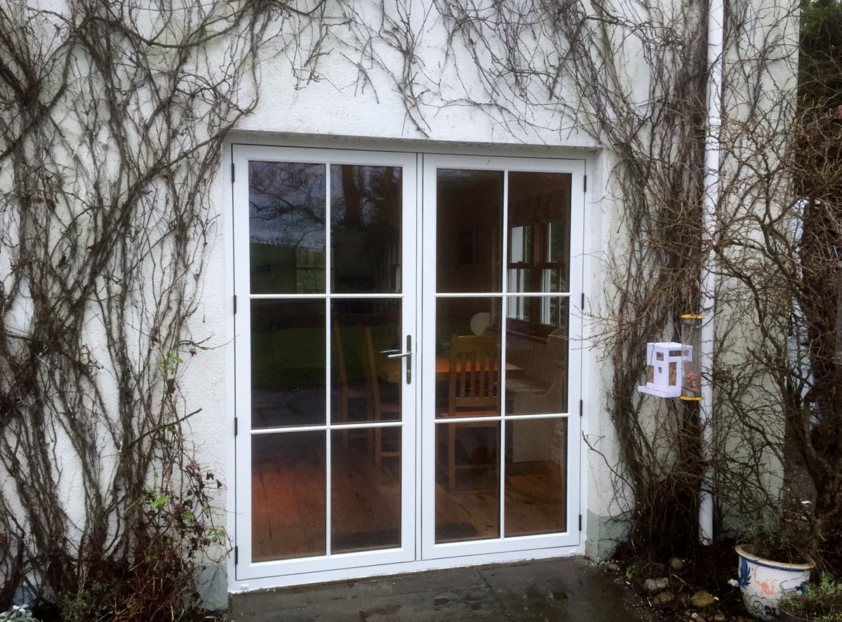 WCraftersltd's tweet image. Residence 9 enhance this country farmhouse near Belfast. White ext Irish Oak interior #residence9 @Traditionalwind