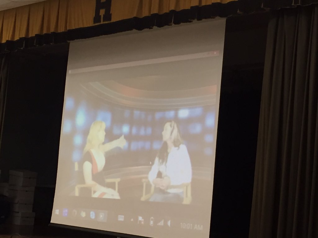 MJKestory's tweet image. @GalaxyRockets Ts Mrs. Bruno &amp;amp; DeRosa preaching benefits of #vcsblendedlearning to 6th gr. ELA Ts. #vcsdigital6th