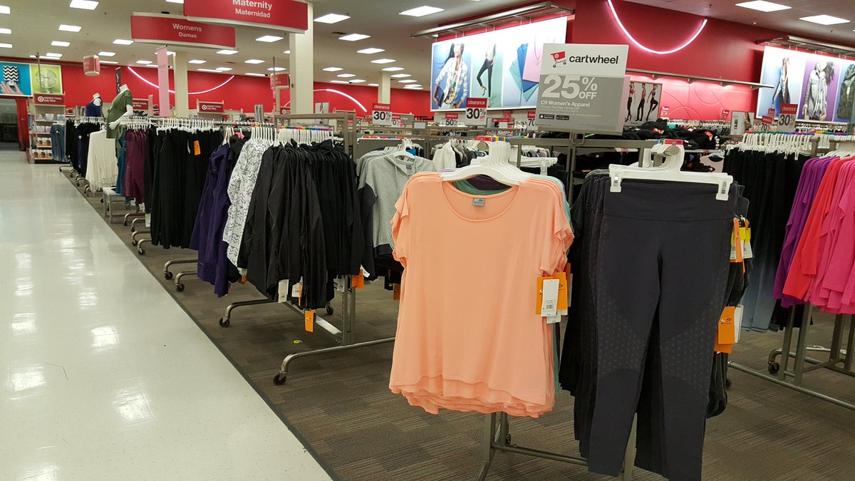 yendoukoi23's tweet photo. Wearing your workout gear outside the gym#ATHLEISURE @LydiaDiazTGT @keithlyons01 @ColonJosian @pratt_reggie https://t.co/VAXZyFI51B