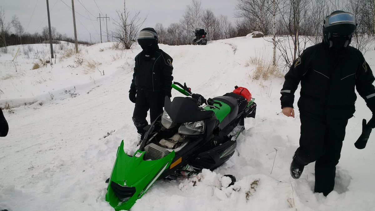 gsps_community's tweet photo. Speed + hill + curve = off trail + rock = head over heels & broken sled. Be safe! @SudburyPolice #RespectTheMachine https://t.co/avfgM8d7Gz