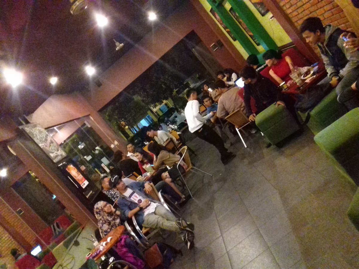 Aksinya semakin memanas dan semakin ramai di <a href="/CoffeeToffeeIDN/">Coffee Toffee IDN</a> bogor....