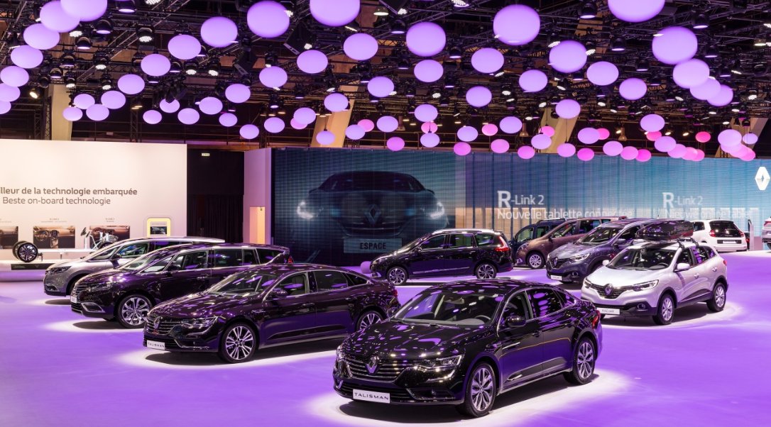 renaultgroup's tweet photo. Salon de #Bruxelles 2016 : le #GroupeRenault affiche la couleur #Renault #Dacia #RenaultMEGANE #RenaultTALISMAN https://t.co/qKnjkzk83Z