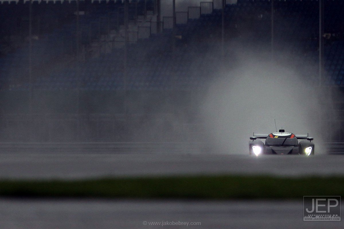 JakobEbrey's tweet photo. The awesome @GinettaCars G57 in action today @SilverstoneUK https://t.co/n4rFAm6NQx