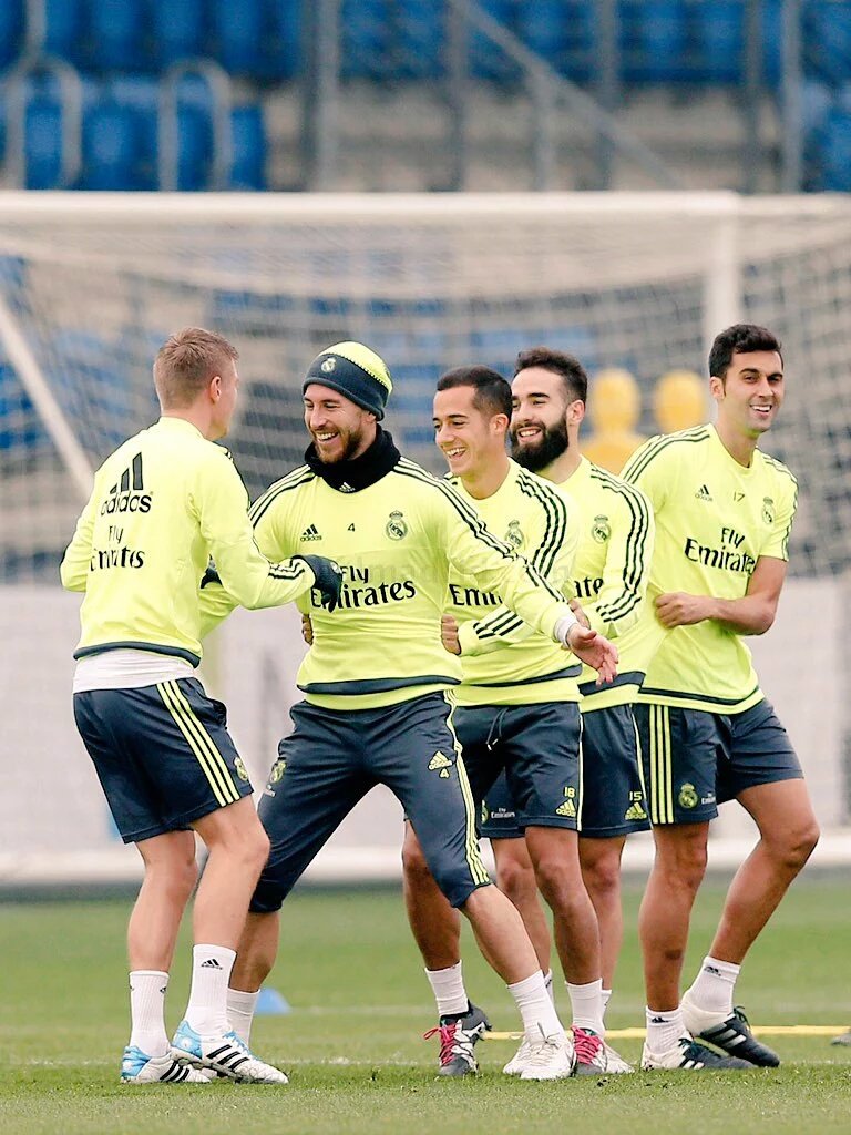PRMI_Magelang's tweet photo. Beberapa foto dari sesi latiahan hari ini. Lihat wajah para pemain, semuanya terlihat bahagia.😊 

#HalaMadrid https://t.co/hbGtSmB4Ab"