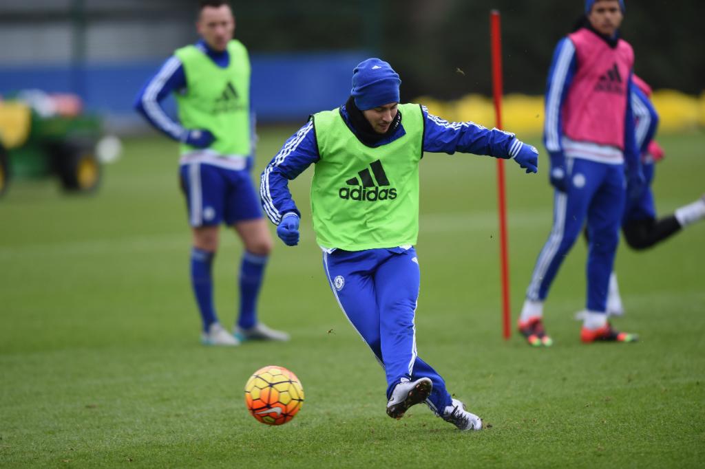 ChelseaFC's tweet photo. .@hazardeden10 in training today... https://t.co/8Alho2jmwA