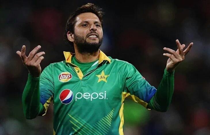 PCT_Supporter's tweet photo. @SAfridiOfficial  *Tum jeeto Ya haaro Hamy Tum Se Pyar He*
Now Time for @AzharAli_ Best Of Luck For Odi's #PakvsNZ https://t.co/eOeHKeOYqn