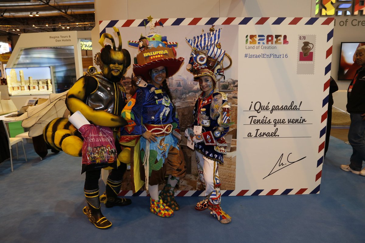 DescubreIsrael's tweet photo. Visita de nuestros amigos del Carnaval de Badajoz en nuestro stand de #IsraelEnFitur16 @fitur_madrid https://t.co/KlTO9rVc61