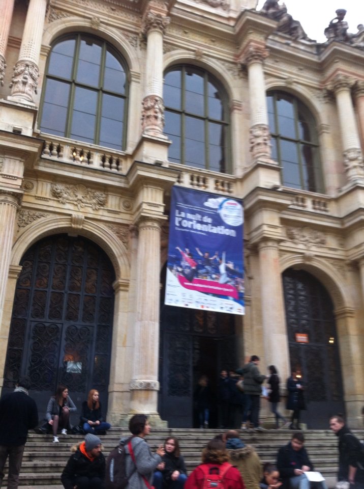 arpejeh's tweet image. Nous sommes à votre disposition ce soir à la nuit de l'orientation au palais du commerce #ccidelyon