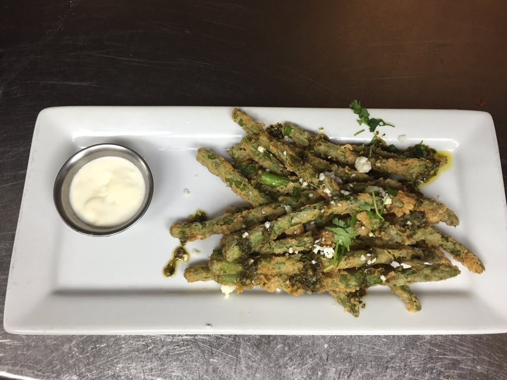 carley_pierce's tweet photo. @ChilisJobs Yum! Eating our vegetables has never tasted so good #chilislove https://t.co/i31cAI23aI