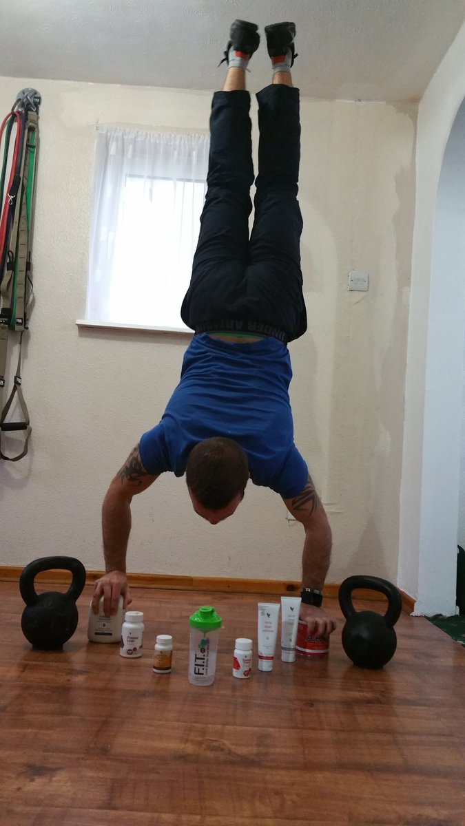 mbarmy2000's tweet photo. #handstands #strength #foreverliving #argi #foreverfreedom #bossbabe #funnotwork #living #freestyle #muscle #fun #ty https://t.co/9zHY3IHSbx