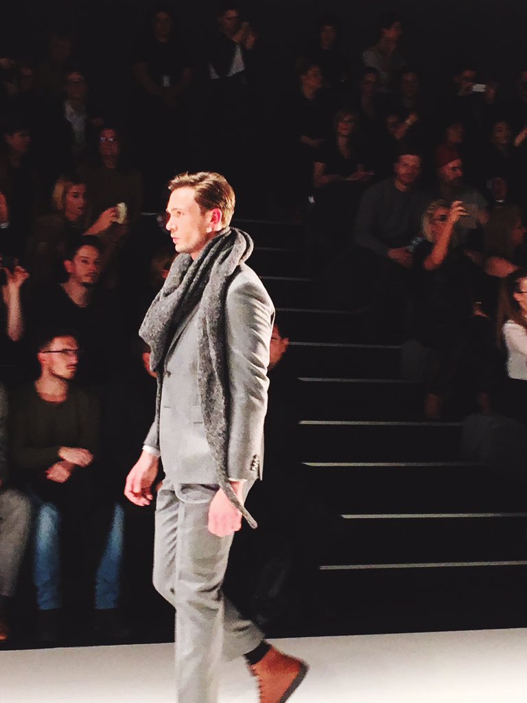 PostSquare's tweet photo. #nosquare auf der #baldessarini #FashionWeek Show. Danke! https://t.co/XKAVIFIJxZ