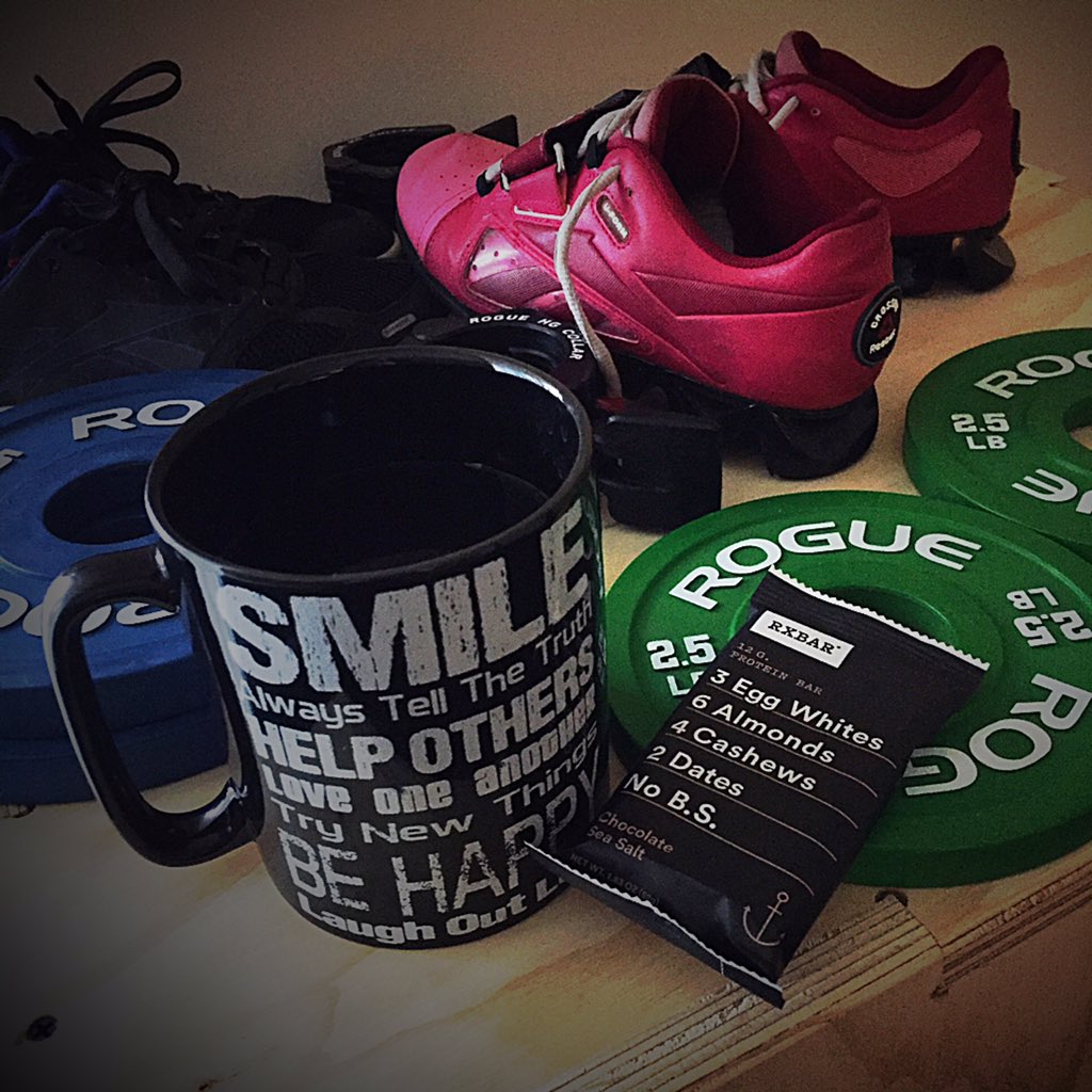 Kaykelly41's tweet photo. RX life. @RXBAR #tgif #RXBARstar #livestrong #eatclean #trainmean #recoversmart #cffstrong #cffcommunity #crossfit https://t.co/0Q21hNAl3S