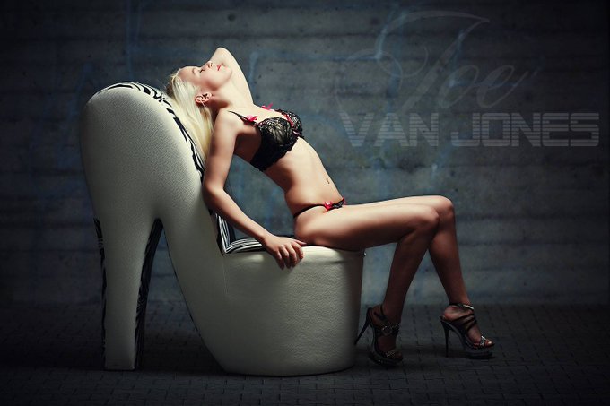 Noch ein Bildchen ;) https://t.co/G3gC152pIn https://t.co/R21DTtkUA6<a href="/tag/model"class="tags"><span>#model</span></a><a href="/tag/cute"class="tags"><span>#cute</span></a><a href="/tag/beauty"class="tags"><span>#beauty</span></a><a href="/tag/cool"class="tags"><span>#cool</span></a><a href="/tag/hot"class="tags"><span>#hot</span></a><a href="/tag/teen"class="tags"><span>#teen</span></a><a href="/tag/cold"class="tags"><span>#cold</span></a><a href="/tag/fire"class="tags"><span>#fire</span></a>