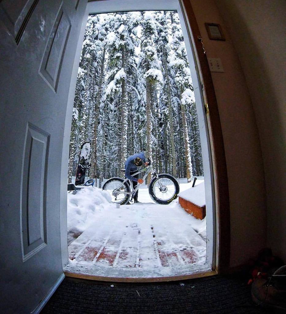 MunkPack's tweet photo. Friday! Time to get outside and get moving! Love this photo from @geoffgulevich! https://t.co/uxRienrZKW https://t.co/q2f9Vqb6iI