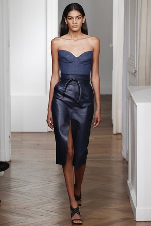 modadc's tweet image. #Moda por Martin Grant