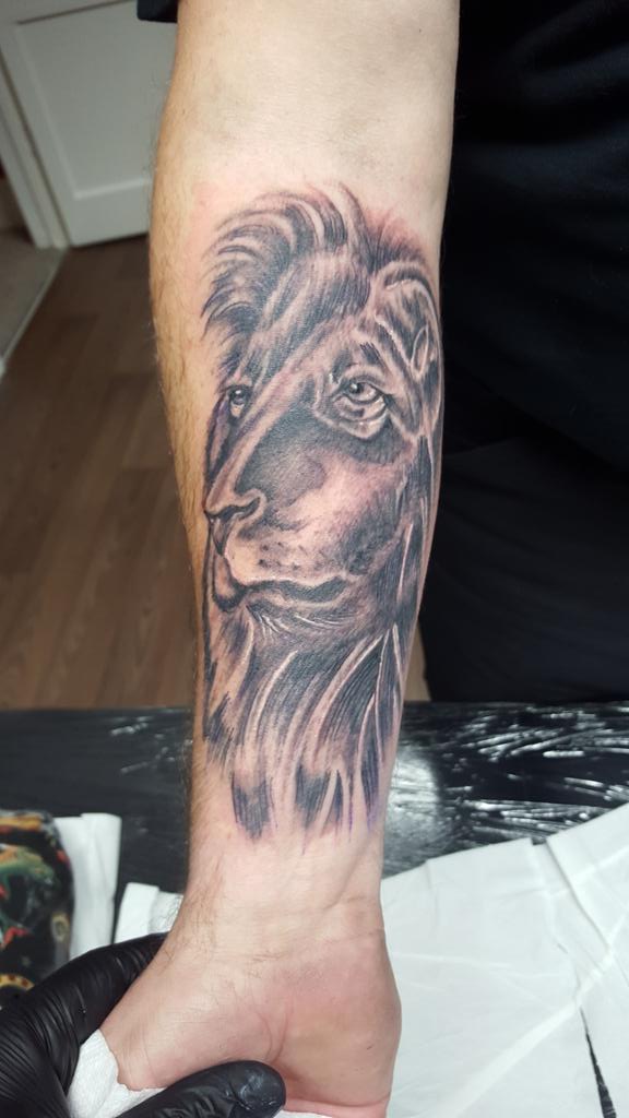 blackinkwar's tweet photo. Bit of distortion due to placement of the tattoo https://t.co/4rFkxNtNKb