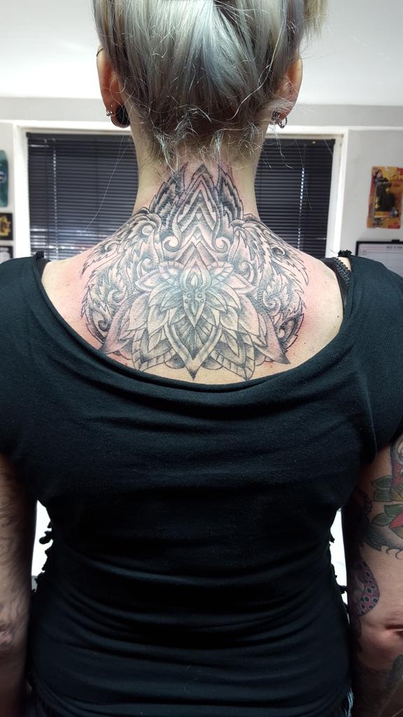 blackinkwar's tweet photo. Geometric neck extension https://t.co/qwEktq2mSr