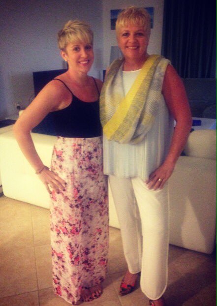 staceynoppen's tweet photo. With the lovely hostess for cocktail hour at @TravelAazure #sxm #stmaarten #sintmartin #portocupecoy #happyhour https://t.co/MGsRdCjdNd