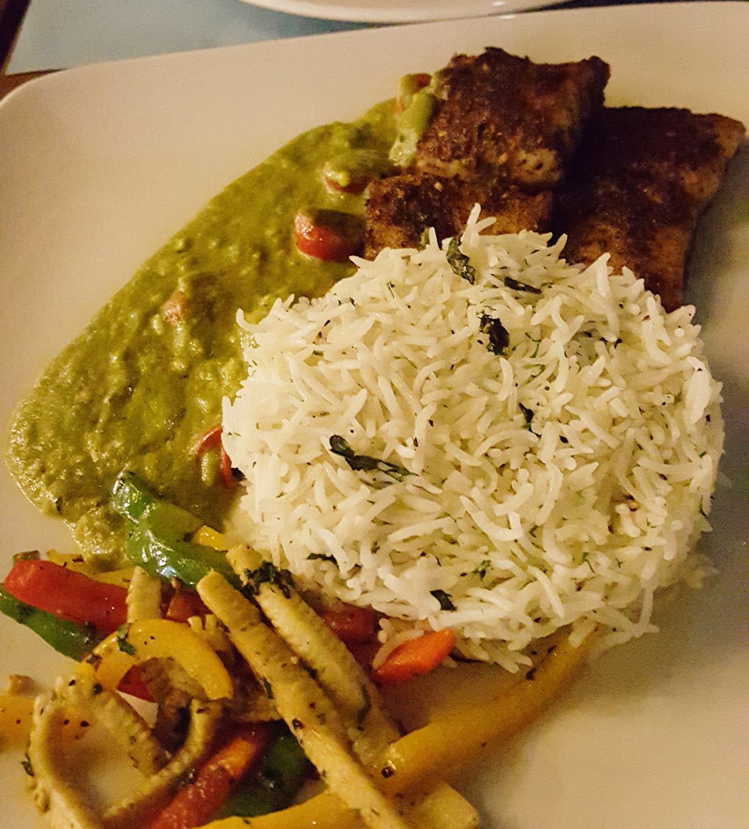 Pri_Kalantri's tweet photo. #Pricooks #foodblogger #fbai
And d weekend begins wid #seafood
#juicyfish #crustedfish at #mediterra #bandrawest https://t.co/JHmUFwNWdy