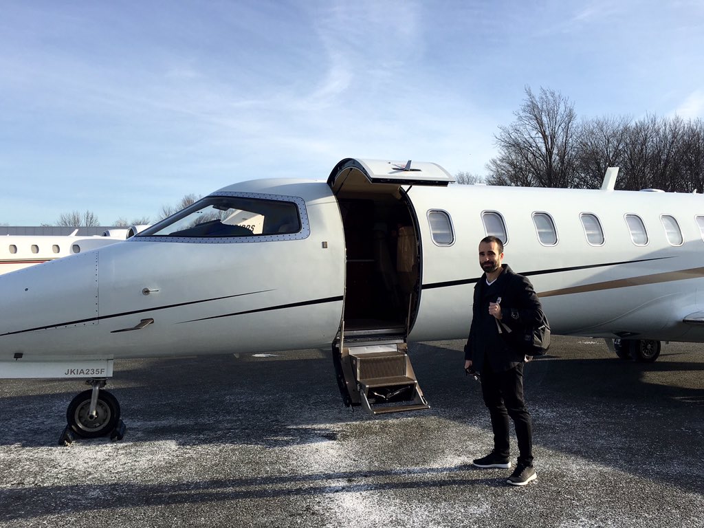 JetSmarter's tweet image. JetShuttling down to Miami on a #Lear45.  Enjoy your trip Ricardo! #ReadyJetGo #✈ #privatejet #JetShuttle