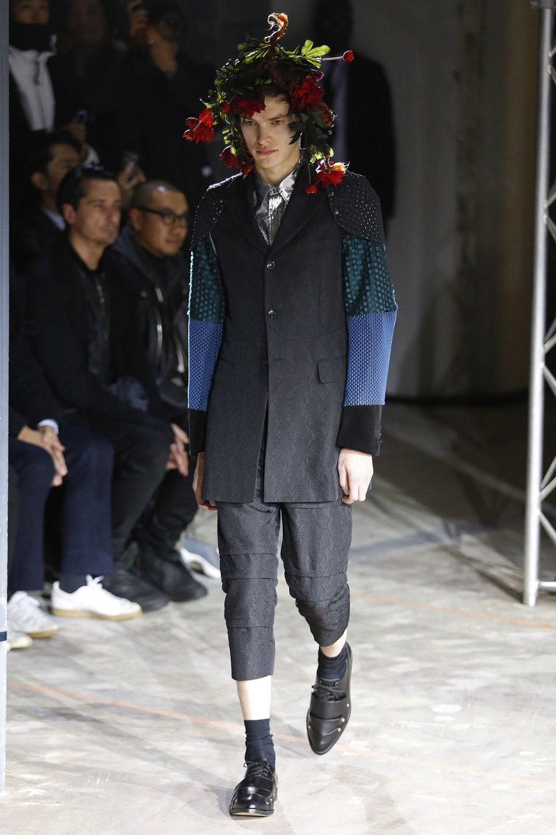 BoF's tweet photo. View the full @COMMEGARCONS A/W 2016 show gallery now at: https://t.co/nk9SozoF10 #PFW #BoFW https://t.co/ZGsk2rkCpl