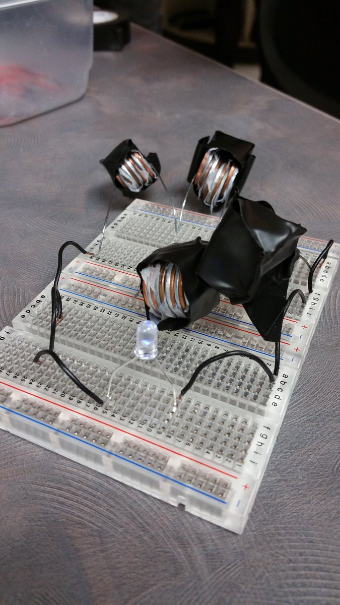esaueracker's tweet photo. Thanks Brian from #Wafertech! Building batteries and powering LEDs in #PrincipleOfEngineering https://t.co/NVAiZrqUP6