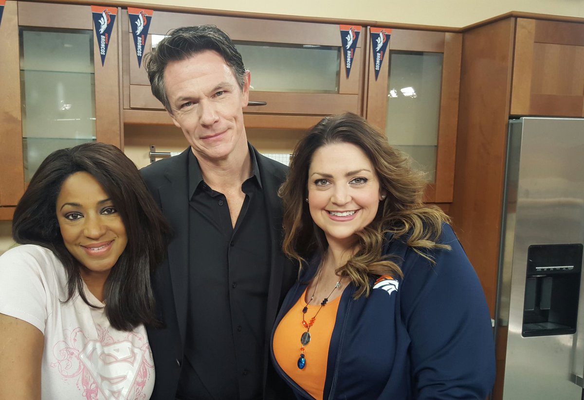 ShaulTurner's tweet photo. Love running into #friends at work! 
Style consultant Michael Moore on #EVERYDAY w/ @Kathiejmornings @MooreforLife https://t.co/UDKfizXsHQ