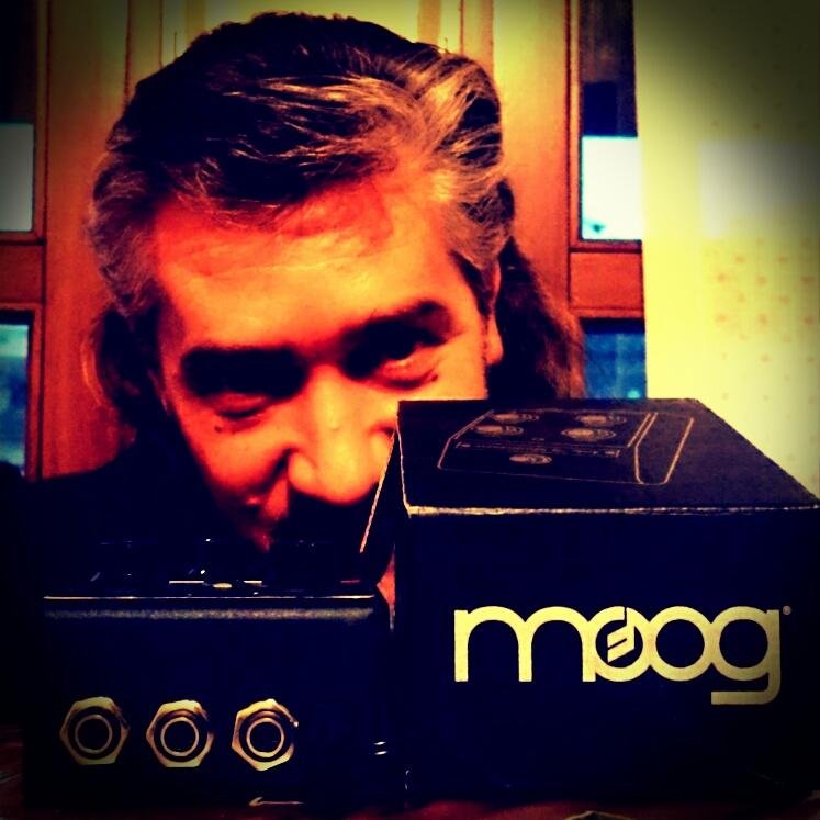 paolocercato's tweet image. GOOD LUCK! 😀 

#moog #minifooger #ringmodulator #Maestro #Gibson #JonLord