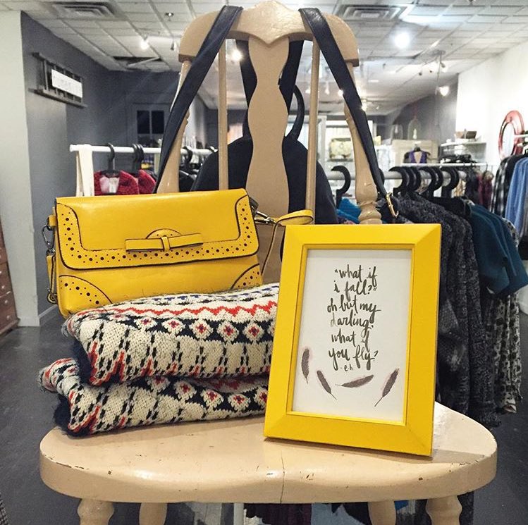 TGIF! Pop your outfit with a bit of color this upcoming week and pick yourself up one of our clutches. 🎉