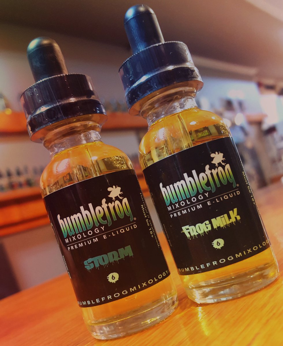 BumblefrogJuice's tweet photo. #vapeporn two of our top sellers posing for the camera. #vape https://t.co/tmK6eTYyts