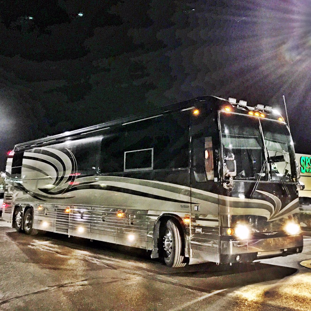 RayJ's tweet photo. #KOBMB #CurtainsClosedRadioTour https://t.co/JQHv1rUarB