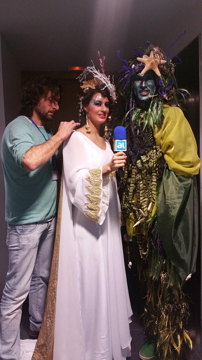 DeLunares2007's tweet photo. El lunarero @Davidcisu  de nuevo presentador del Carnaval 2016. ¡Qué arte tiene este niño! Foto: @Arahal_Informa https://t.co/dDMwdblEZe