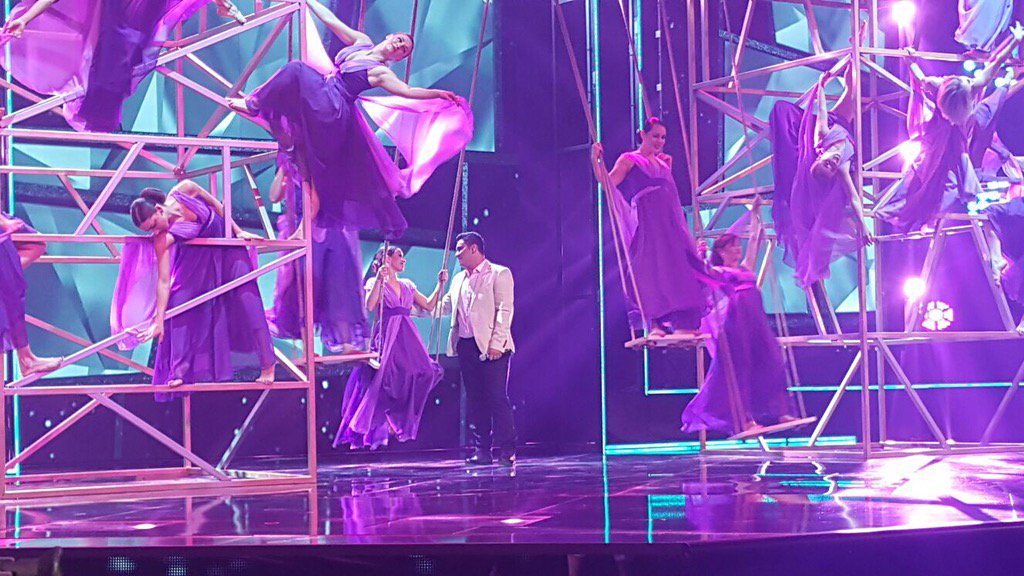 StaracArabia's tweet photo. هوى @Nassim_Raissi مجنون! ما رأيكم بهذه اللوحة الرومانسية؟ #خلي_نجمك_يلمع https://t.co/bjmCp4Nt9Q