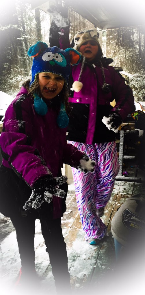 caldermomma's tweet photo. @wsoctv loving to the snow days https://t.co/p3Ul2QgRlO