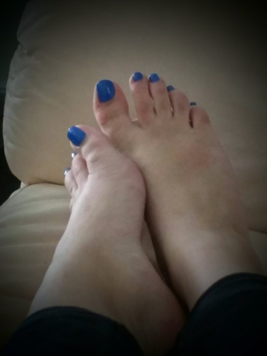 FindomLakshmi's tweet photo. Cute size six pedi done today! 

DM on info on tributing.
#feet #footfetish
@RTpig @RT_Loser @RTfeet @FinTeam82 https://t.co/WwhsPzLRTH