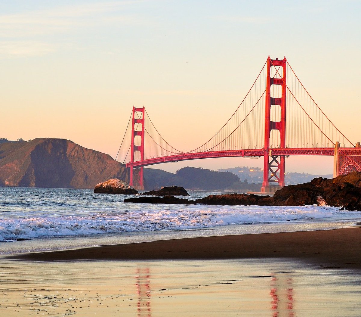 FlyGTF's tweet photo. Plan a romantic getaway this Valentine's Day! Flights to San Fran start at $277 roundtrip this February! #FlyGTF https://t.co/Sx8XZFDmX3