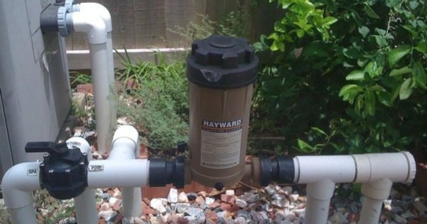 SwimUniversity's tweet image. How to Install and Maintain a @HaywardPool Chlorinator: swimu.com/1jGredr via @InTheSwimmers