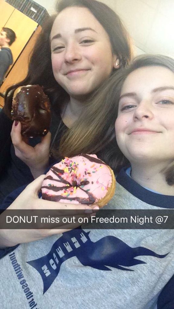 Ciara_McCall's tweet photo. #SlaveFreeZone Freedom Night tonight at 7!!! Come early and take some cool pictures for Instagram💙🐻 https://t.co/yVZTOOOfey