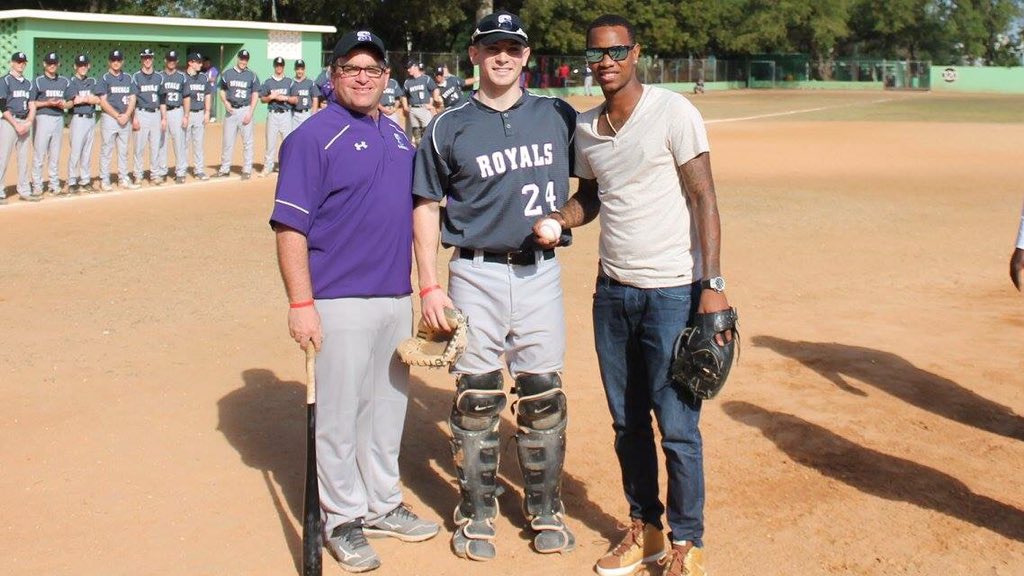 UofS_Baseball's tweet photo. A few shots from Wednesday when we met World Series Champ Yordano Ventura #RoyalsDR https://t.co/kEgLwqo9Rf