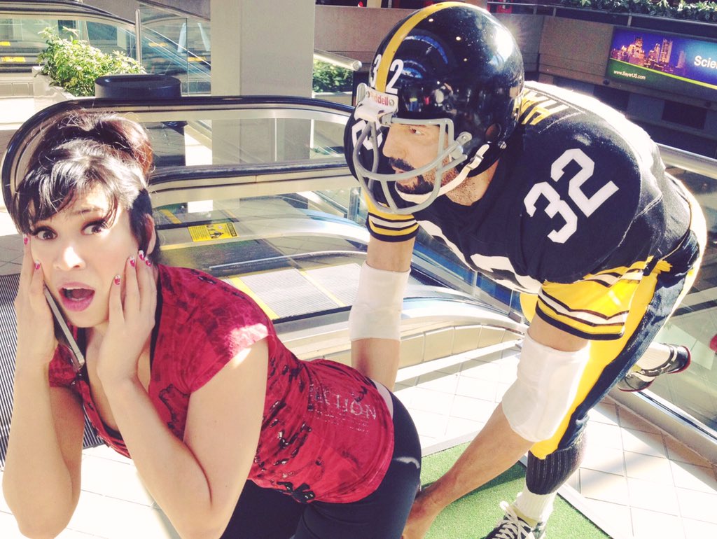 #FlashingBack to 2012. I had 2 stop in the Pittsburgh International Airport 2take this pic.🙈😜😂 #FoosballIsTheDevil!🏈