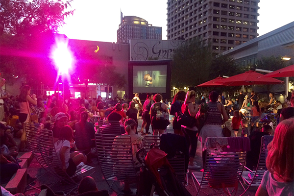 CityScapePHX's tweet photo. Pizza + Wine + Movies under the city lights. Spend the next movie night @TheCornerPHX patio- https://t.co/76c5UvBVZg https://t.co/mZ6NwBs5lu