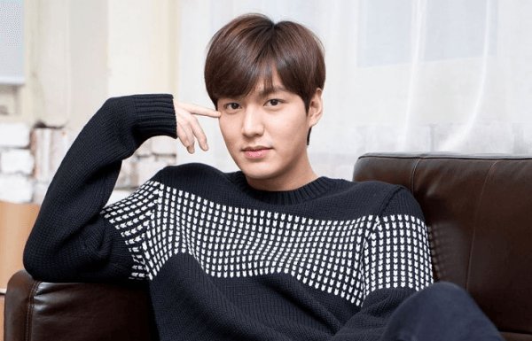 gambar 1 - lee min ho live di instagram