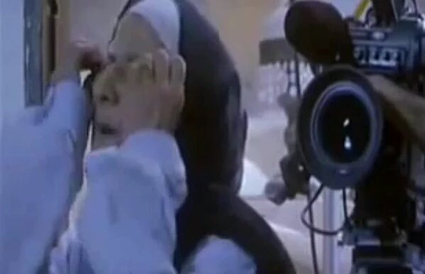 " لما تبقوا عايزين تخرجوا اخر يوم الامتحان ومش عارفين هتروحوا فين " ماتخلصونا بقى ياولاد الكلب عاوزين نخرج 😂😂