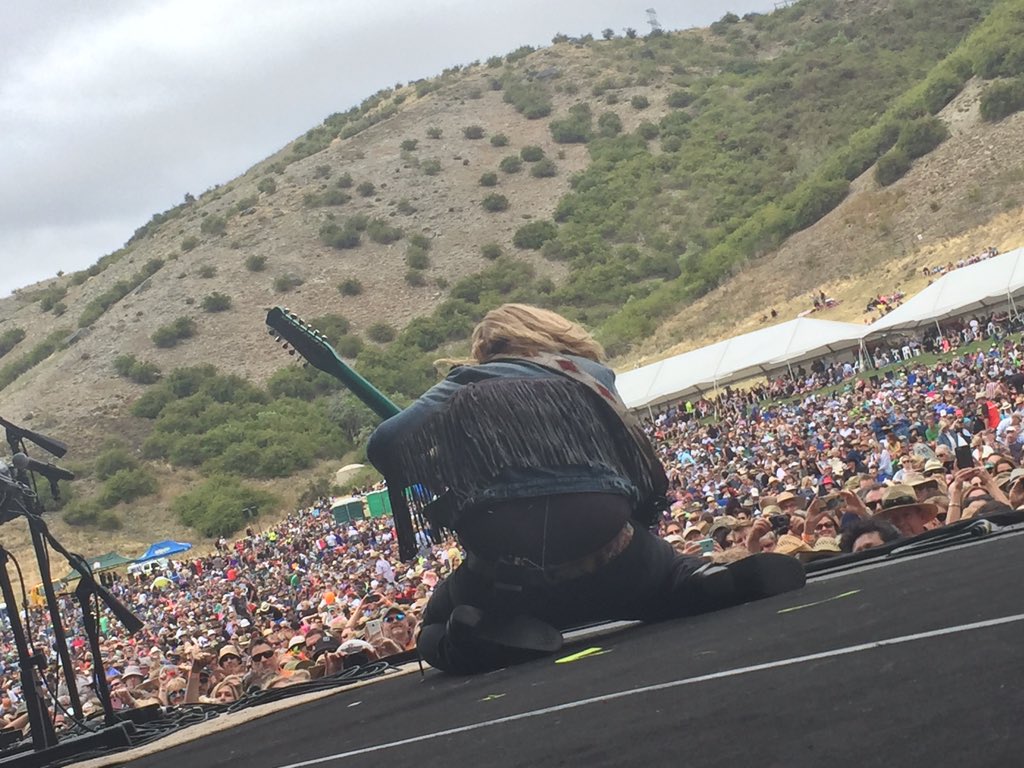 Morrison618's tweet image. Tech View! @metheridge channeling her inner guitar hero! @GibbstonValley NZ
