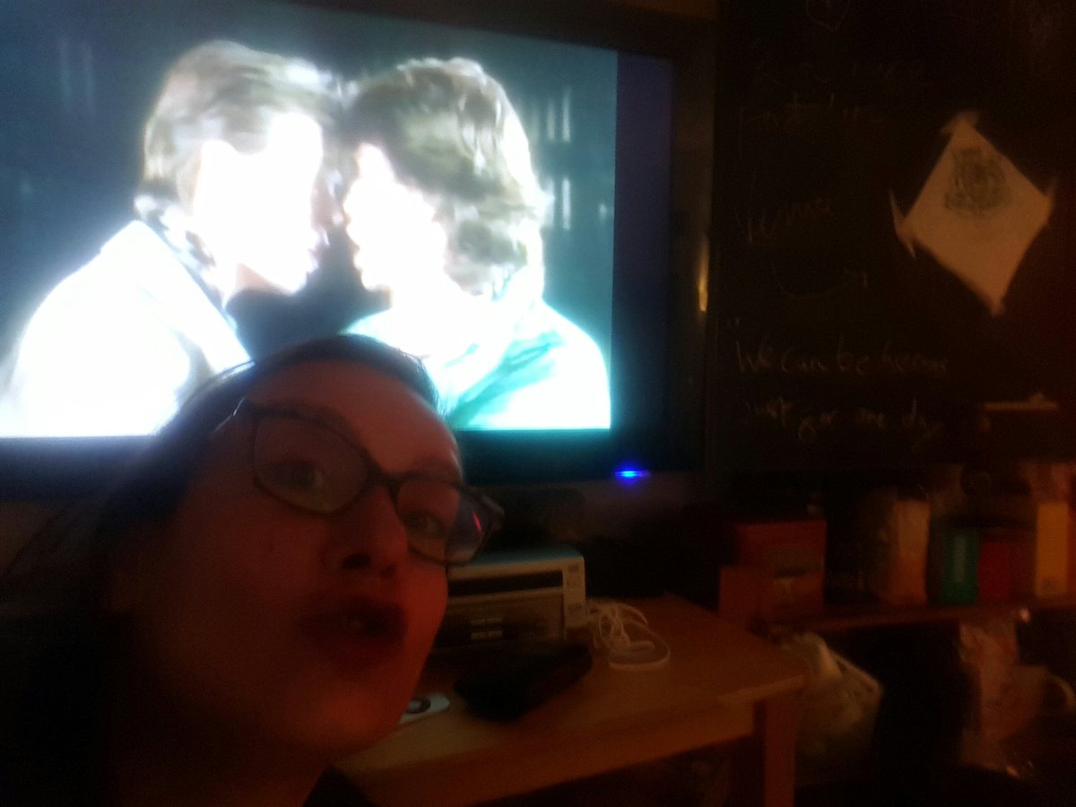 CatTullyFOH's tweet photo. In honour of #bowie we are watching #dancinginthestreet. #sigh #49bl #bliss #intheshot #whata night #whatasong https://t.co/nE0QdRXE4T
