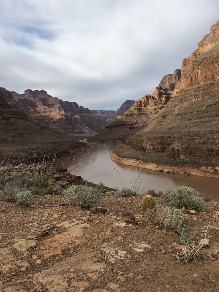 pushkarlele's tweet photo. Enjoyed a helicopter ride in the grand canyon https://t.co/TZqEd27mlJ