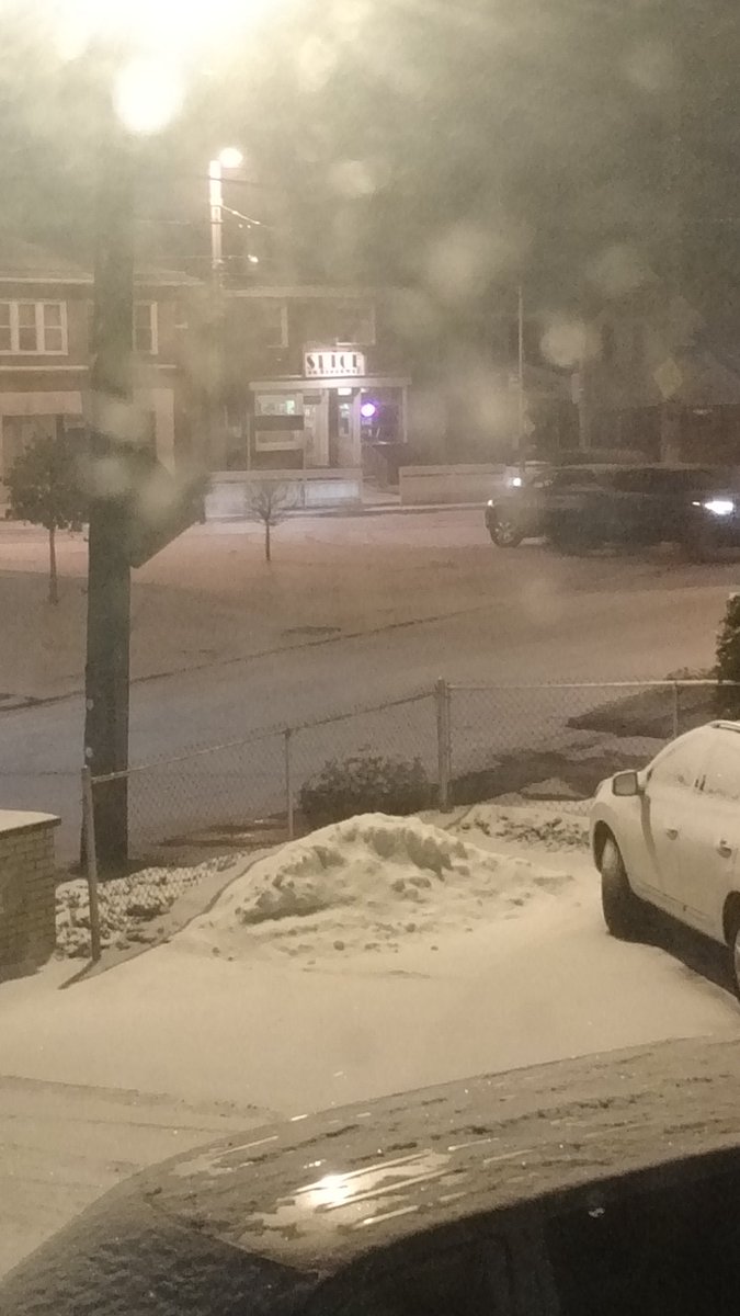 jcolem47's tweet photo. Best thing about #snowmaggedon2016 #SliceOnBroadway is across the street!!! @Pgh_Slice #Boom #Winning https://t.co/LJgb2HTf8t