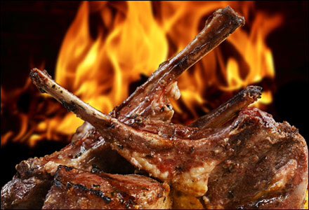 drewsbrewbbq's tweet photo. So.... Safe to say we ain't grillin' in DC tonight? #blizzard2016 #drewsbrew #bbq #sauceslinger https://t.co/TihoRWj8ft